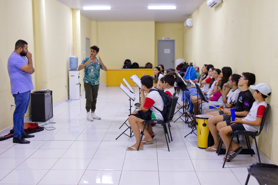 Prefeitura de São José da Lagoa Tapada leva conscientização sobre saúde mental para Oficina de Flautas do SCFV